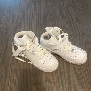 air force 1 high youth size 4 (women’s 6)